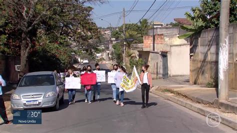 Parentes De Jovem Negro Morto Pela Pm Fazem Protesto Em Neves Contra A