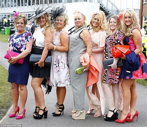 Aintree Racegoers Put On A Stylish Display For Ladies Day Ladies Day Women Stylish