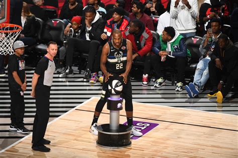 Khris Middleton Participates In 2020 Taco Bell Skills Challenge Photo