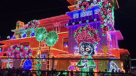 Unique Christmas Decorations Across Colombia Create Festive Magic