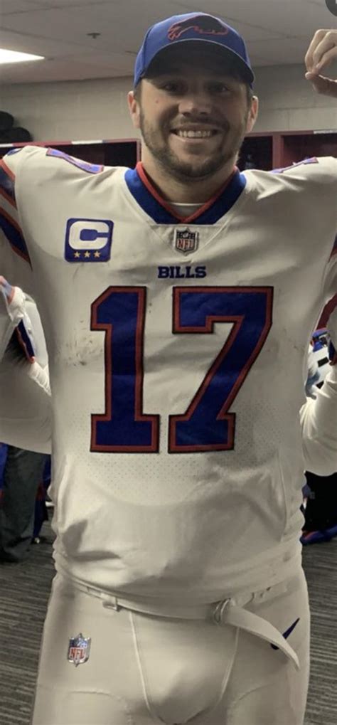 Josh Allen Hung R Nfl Bulges