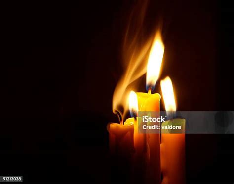 Lilin Foto Stok Unduh Gambar Sekarang Lilin Peralatan Penerangan