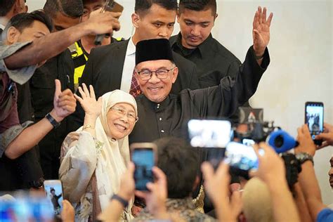 The Daily Herald Anwar Becomes Prime Minister Ending Decades Long Wait