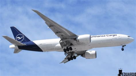 Boeing F Lufthansa Cargo Pousando Em Recife Boeing