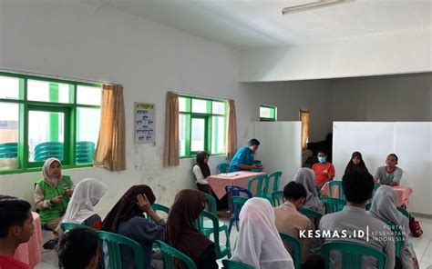 EDUKASI DAN PEMERIKSAAN KESEHATAN REMAJA