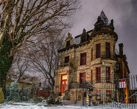 The 6 Best Haunted Houses in Ohio - Able Roofing