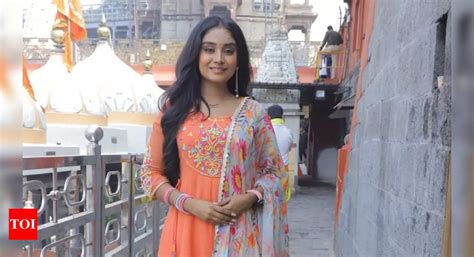 Actress Shruti Anand Visits Mahakaleshwar Jyotirlinga In Ujjain For