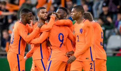 Spoorboekje Jong Oranje In Actie In Gesprek Met Bazoer