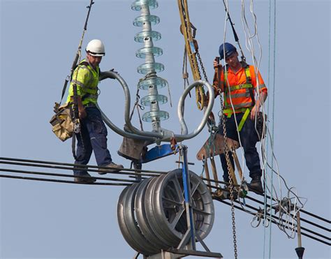 400 Kv Line Refurbishment Mayles Lane © Peter Facey Geograph