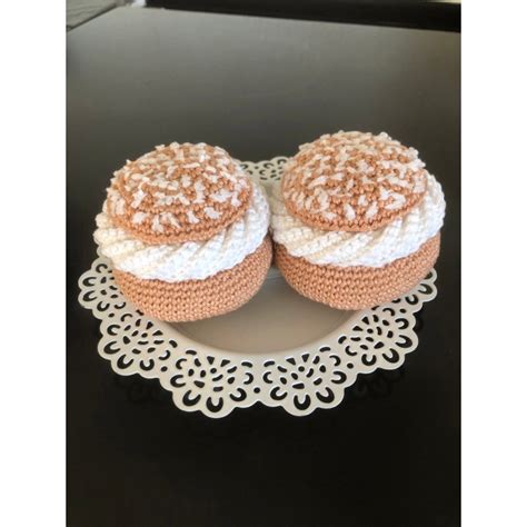 Se produkter som liknar Virkade semlor virkade kakor på Tradera