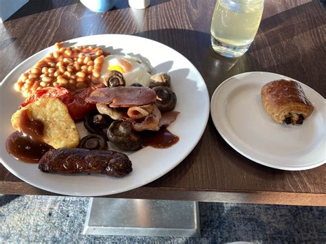 Full English Breakfast At The Cheltenham Chase Hotel April Pjs