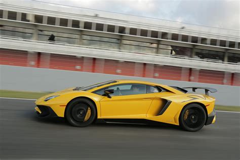 2016 Lamborghini Aventador Sv Review Caradvice