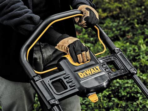 Dewalt® Unveils Next Generation 2x20v Max Self Propelled And Push