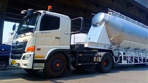 Truck Tangki Super Besar Dan Banyak Truck Trailer Kontainer Hino Puso