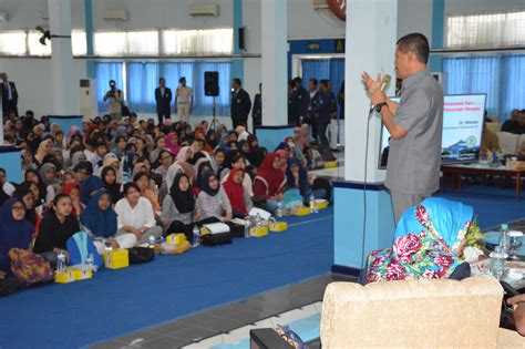 Sekjen Kemhan Ri Berikan Kuliah Bela Negara Di Prodammaba Uht