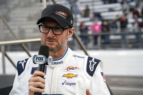 Dale Earnhardt Jr Se Laisse Aller Aux Rumeurs Et Revient Sur La