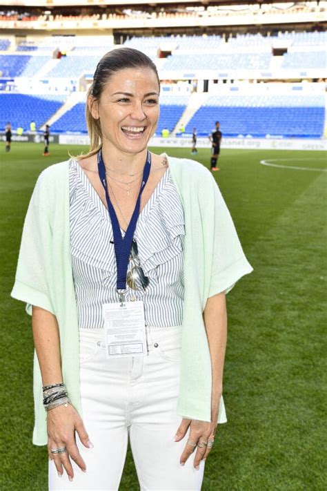 Laure Boulleau Ultra sexy en maillot elle est déjà nostalgique des