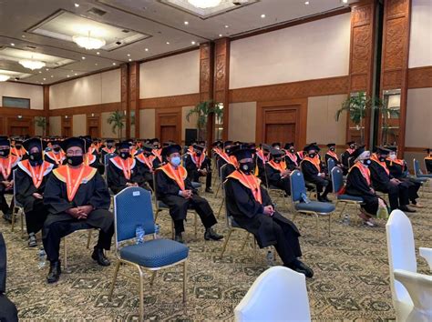 Wisuda Sarjana Dan Pascasarjana Institut PTIQ Jakarta 2021