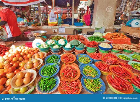 Greengrocer Of Chow Kit Market Of Kuala Lumpur Editorial Stock Photo