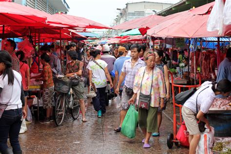 The 6 Most Popular Shopping Markets in Bangkok