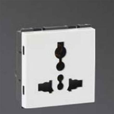 3 Pin 6a Universal Socket Multi Plug Travel Plug Adapter Application