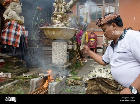 Animist Ritual Hi Res Stock Photography And Images Alamy