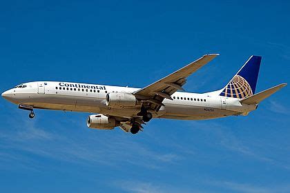 N26226 United Airlines Boeing 737 824 WL