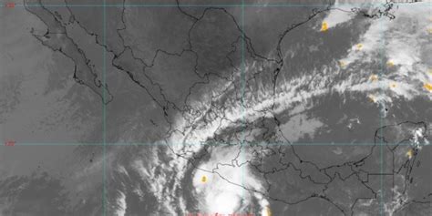 Hurac N Rick Se Aproxima Lentamente A Las Costas Mexicanas Del Pac Fico