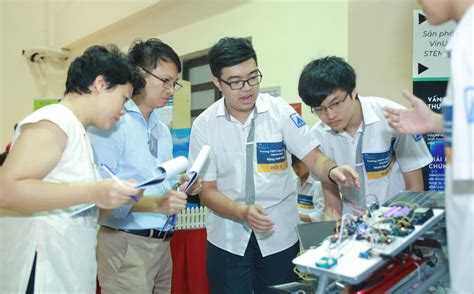 Robotics Course For High School Students By STEAM For Vietnam And