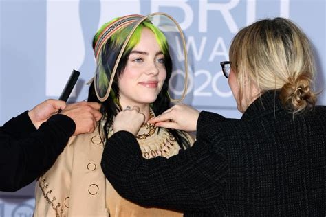 Billie Eilish veröffentlicht neues Musikvideo zu Bond Song