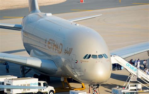 航空機 Etihad Airways Abu Dhabi Airbus A380