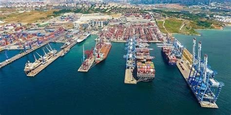 Turkey’s exports leap to record of nearly $225.4B in 2021
