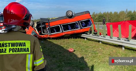 Dwie Osoby Nie Yj Kilkana Cie Jest Rannych W Wypadku Na Autostradzie