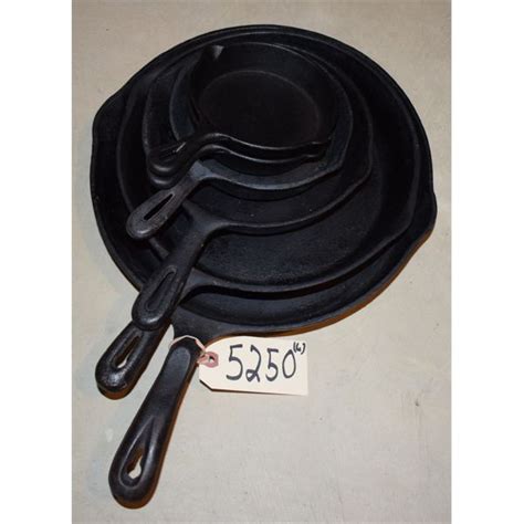 6 Cast Iron Frying Pans - Landsborough Auctions