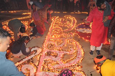 अयोध्याको राम मन्दिरमा प्राण प्रतिष्ठाबारामा दीप प्रज्वलन तथा उत्सव