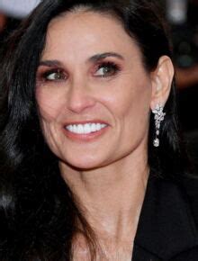 PHOTO Demi Moore à ans en bikini de pin up taille haute elle craque pour la tendance