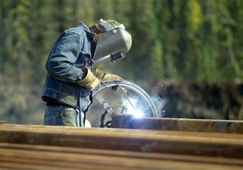 How Much Do Pipe Welders Make Average Salary