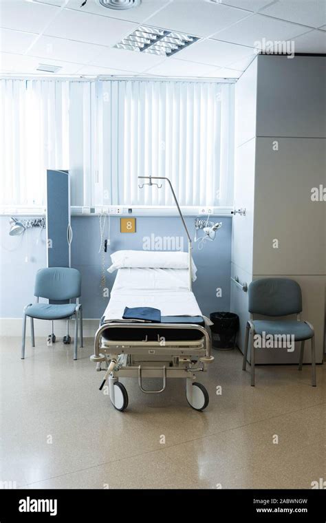 Hospital Room With Bed And Medical Equipment Stock Photo Alamy