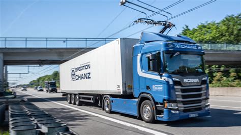 Fünf Gründe für den Oberleitungs Lkw Blue Rocket