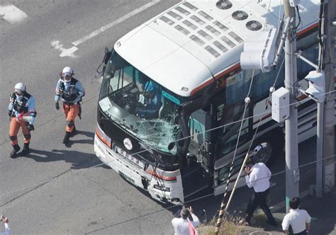 小4遠足の観光バスと貨物自動車接触 奈良・橿原 写真特集26 毎日新聞