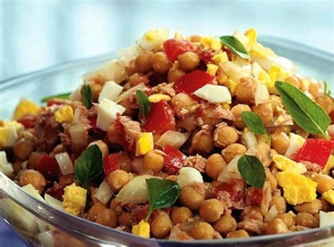 Salada de grão de bico e atum Receitas de Comidas