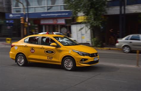 Aumentó 10 la tarifa de taxis y remis en Córdoba