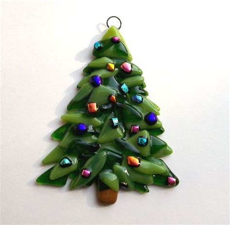 The 25+ best Glass christmas tree ornaments ideas on Pinterest | Glass christmas tree, Fused ...