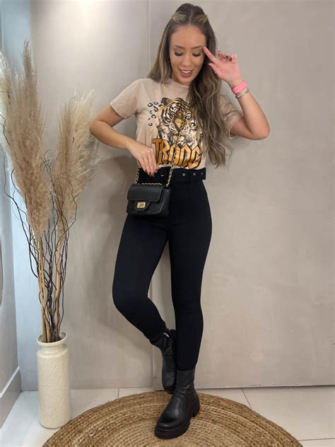 T Shirt Manguinha Gola Redonda Tronc Tigre Nude Lavinny Store