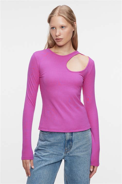 Лонгслив в рубчик с асимметричным вырезом на плече 2321759475, цвет ...