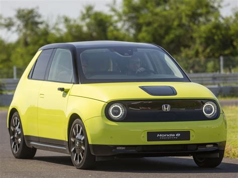 Au volant de la citadine électrique Honda e prototype Challenges