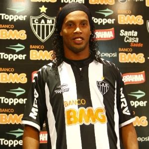 Revista Futebolista Ronaldinho No Atl Mineiro