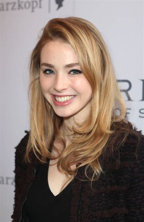 Classify Scottish actress Freya Mavor