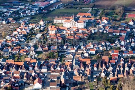 Herxheim bei Landau Pfalz aus der Vogelperspektive Gebäudekomplex