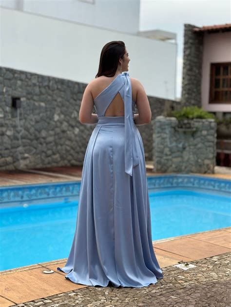 Vestido De Festa Longo Em Crepe Acetinado Fluido Fenda E Manga